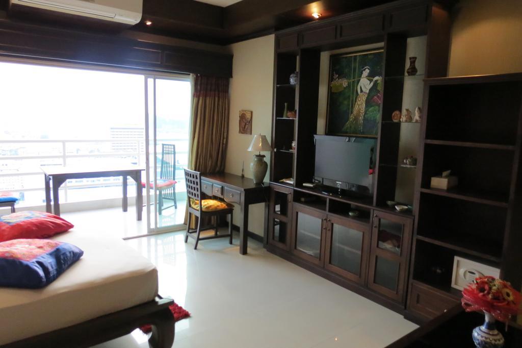 วิวทะเล 6 สวีท อพาร์ตเม้นท์ Apartment Pattaya ภายนอก รูปภาพ